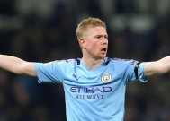 电竞赛事-德布劳内重返赛场，最后时刻胜出首场状态出色，巴塞罗那观众沸腾！